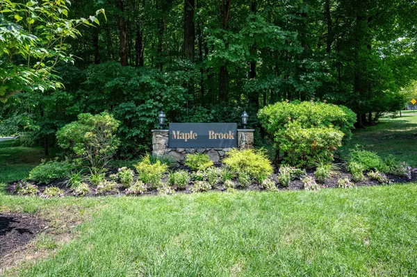 215 Sandpiper CT, Yorktown Heights, NY 10598