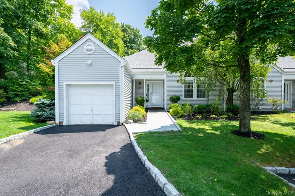 215 Sandpiper CT, Yorktown Heights, NY 10598