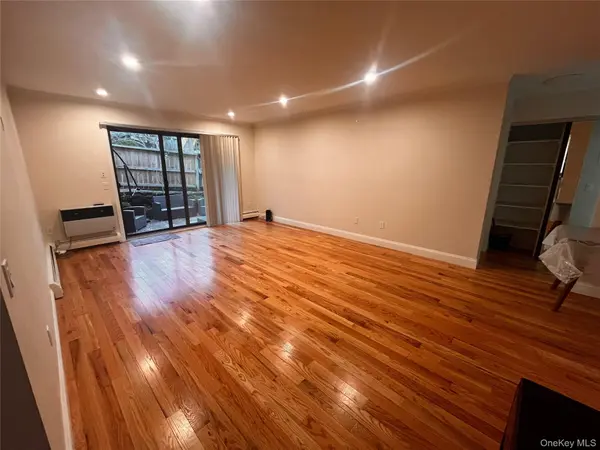 28 Hillside TER #F, White Plains, NY 10601