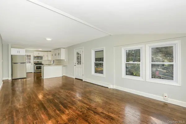 34 Glenna Little TRL, Huntington, NY 11743