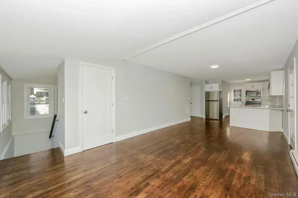 34 Glenna Little TRL, Huntington, NY 11743