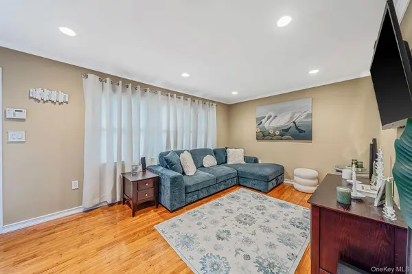 178 Chamberlin ST, Oceanside, NY 11572