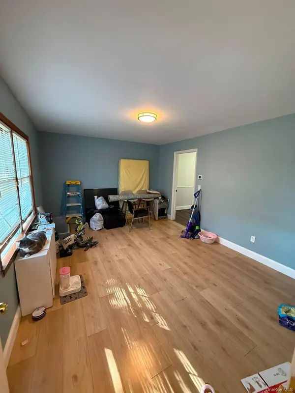 375 S 3rd ST, Lindenhurst, NY 11757