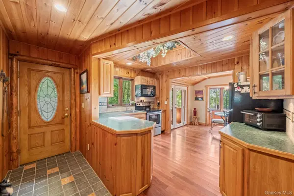 109 Canal RD, Wurtsboro, NY 12790