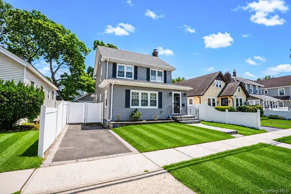 1365 Langdon BLVD, Rockville Centre, NY 11570