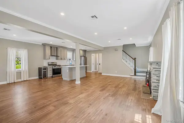 1365 Langdon BLVD, Rockville Centre, NY 11570