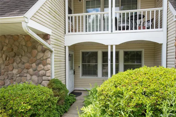5 Spruce Ridge DR, Fishkill, NY 12524