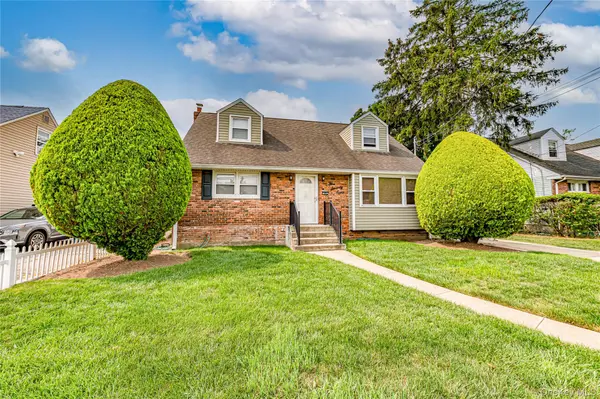 578 Northern Pkwy, Uniondale, NY 11553