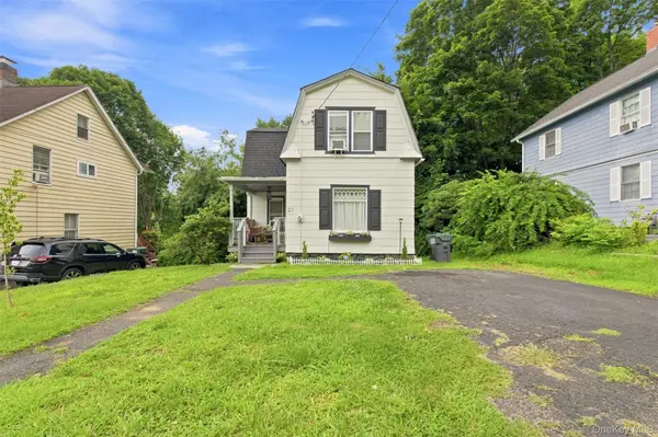 21 Shuit PL, Central Valley, NY 10917