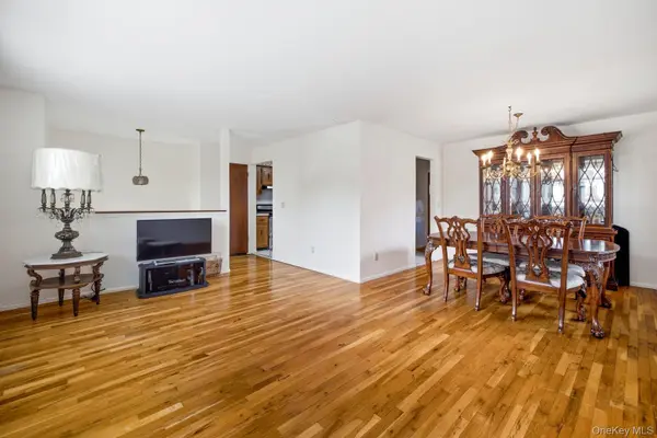 1706 Washington DR, Merrick, NY 11566