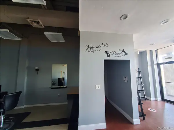 4846 Sunrise HWY #4846, Sayville, NY 11782
