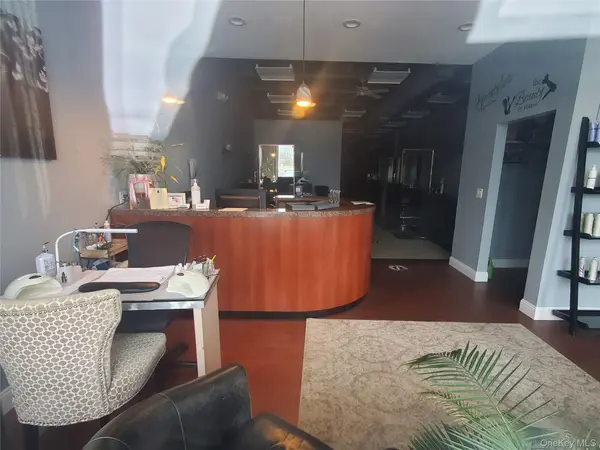 4846 Sunrise HWY #4846, Sayville, NY 11782