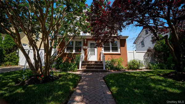 681 Stowe AVE, Baldwin, NY 11510
