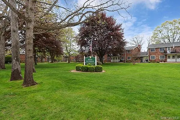 178 Jervis AVE #178, Farmingdale, NY 11735