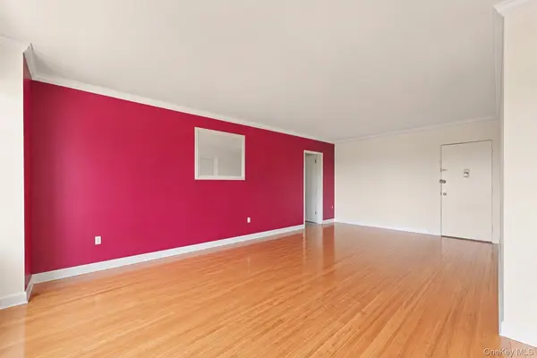 880 Boynton AVE #4L, Bronx, NY 10473