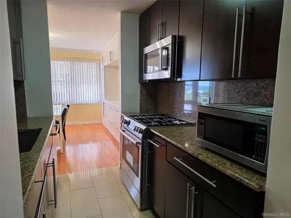 17-85 215 ST #6G, Bayside, NY 11360