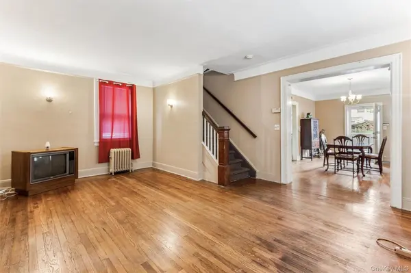46-27 Robinson ST, Flushing, NY 11355