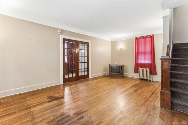 46-27 Robinson ST, Flushing, NY 11355