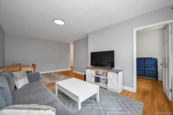 105-30 66th AVE #5D, Forest Hills, NY 11375