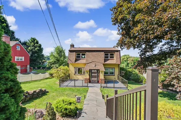 33 Grandview DR, Mahopac, NY 10541