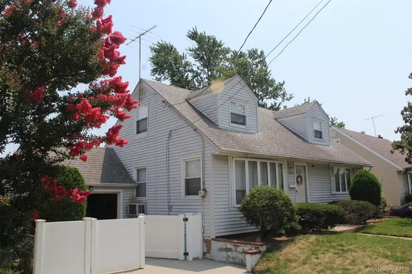 120 N Terrace PL, Valley Stream, NY 11580