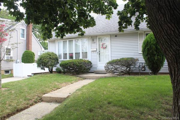 120 N Terrace PL, Valley Stream, NY 11580