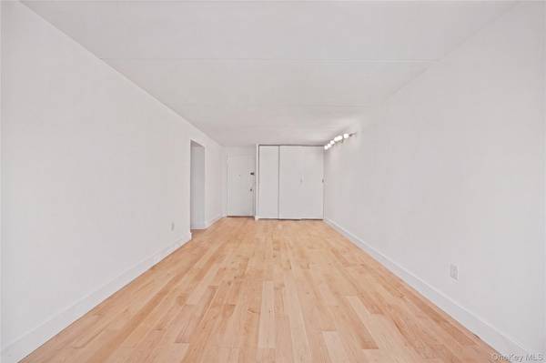 220 Manhattan AVE #2N, New York (manhattan), NY 10025