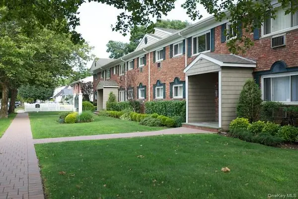 80 Justice ST #1C, West Babylon, NY 11704
