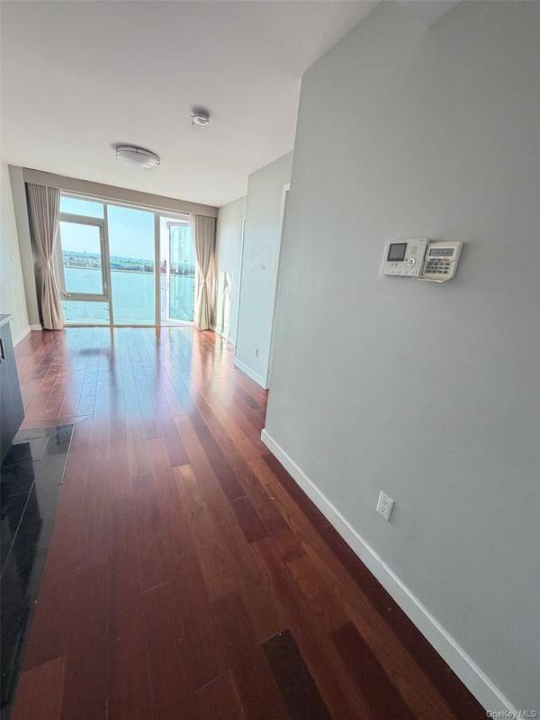 14238 37th AVE #11A, Flushing, NY 11354