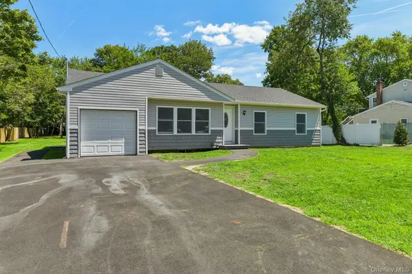 957 Bellmore AVE, Central Islip, NY 11722