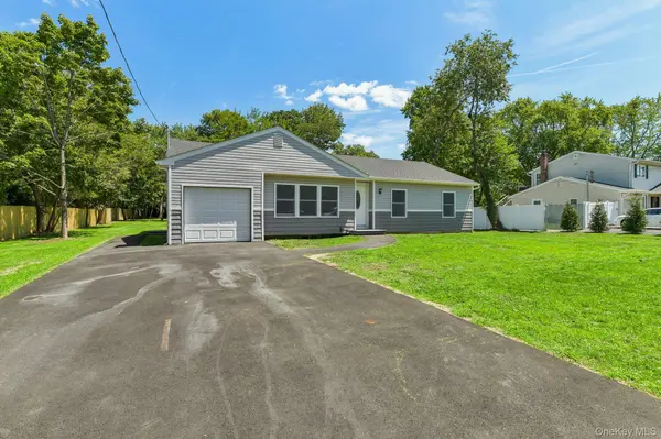 957 Bellmore AVE, Central Islip, NY 11722