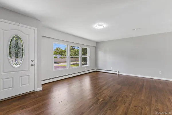 957 Bellmore AVE, Central Islip, NY 11722