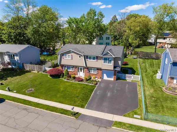 18 Valley DR, Nanuet, NY 10954