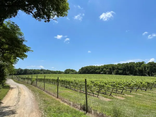 Address not disclosed, Peconic, NY 11958