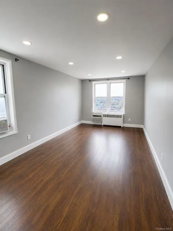 74-02 43rd AVE #6K, Elmhurst, NY 11373