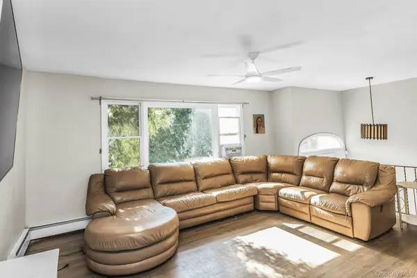 1 Karen CT, Bayville, NY 11709