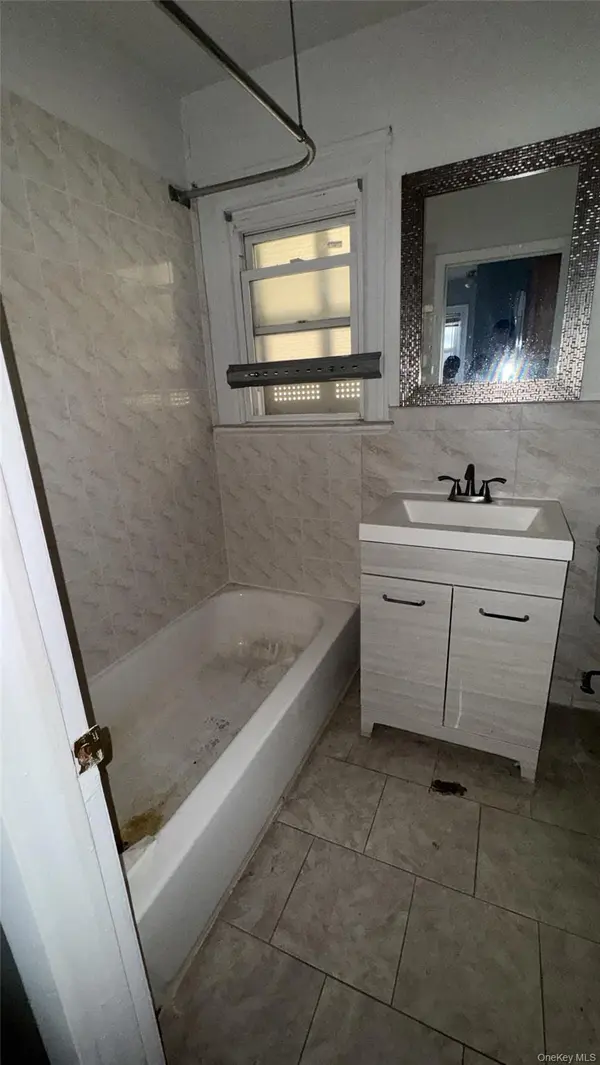 3019 Mickle AVE, Bronx, NY 10469