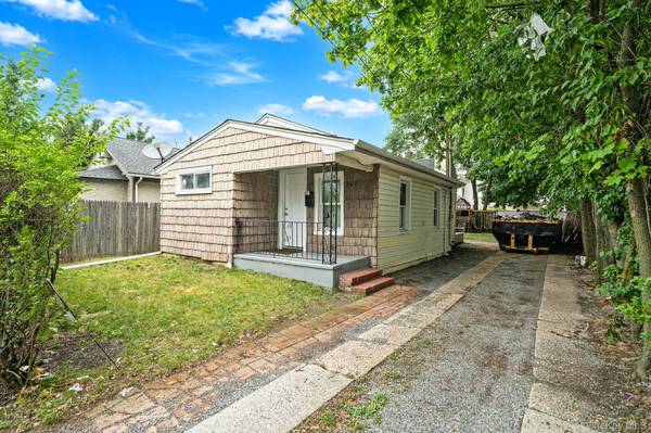 263 Valcour AVE, Uniondale, NY 11553