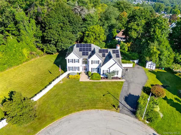 10 Prendergast CT, Garnerville, NY 10923
