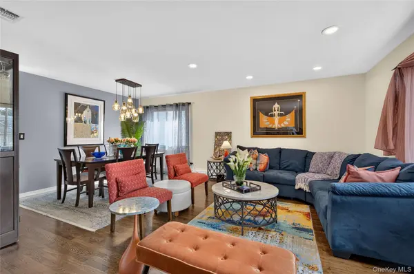 15 1st AVE, Bayville, NY 11709