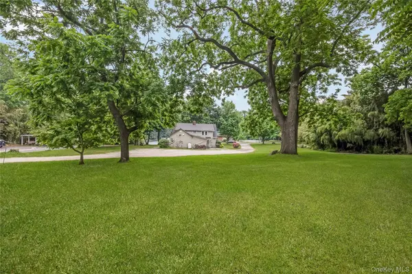 645 Middle Country RD, Middle Island, NY 11953