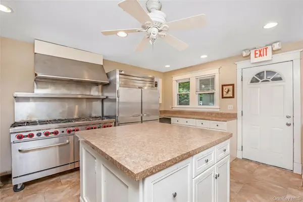 645 Middle Country RD, Middle Island, NY 11953