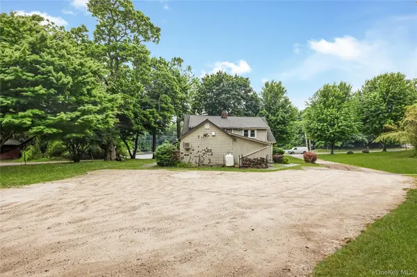 645 Middle Country RD, Middle Island, NY 11953