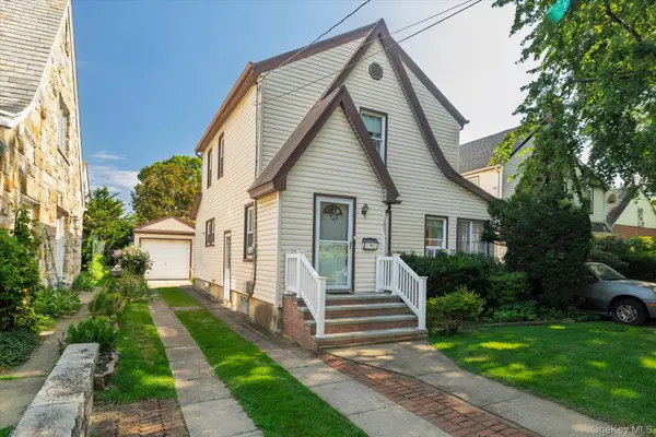 107 Cherry ST, Floral Park, NY 11001