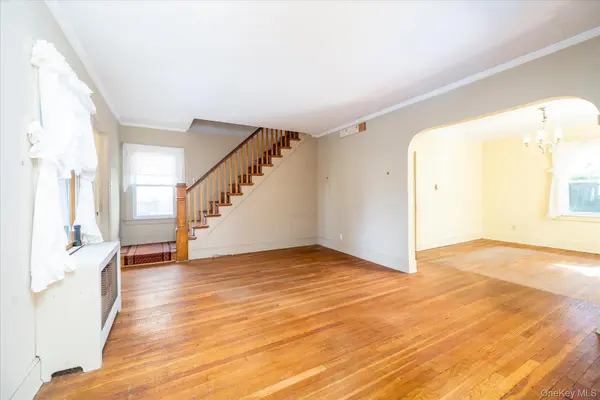 107 Cherry ST, Floral Park, NY 11001