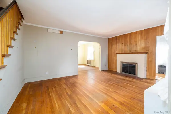 107 Cherry ST, Floral Park, NY 11001
