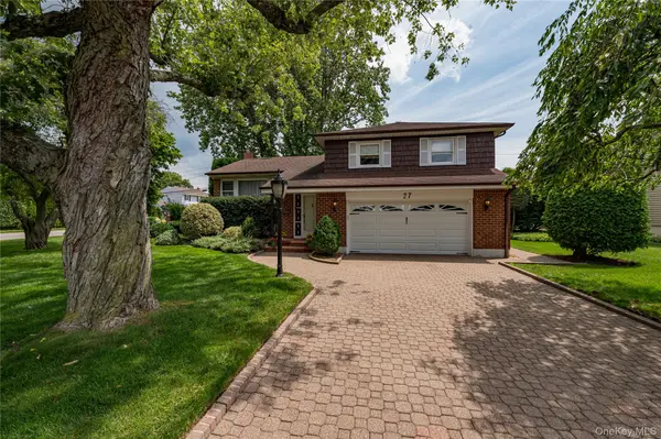 27 Ann DR, Syosset, NY 11791