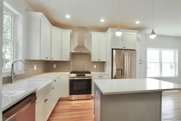 84 Frank ST, New Windsor, NY 12553