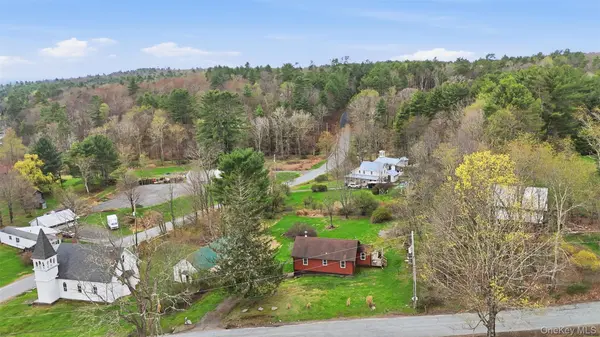 27 Old County RD, Cochecton, NY 12726