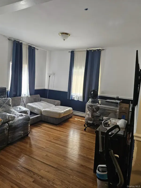 688 E 230th ST, Bronx, NY 10466